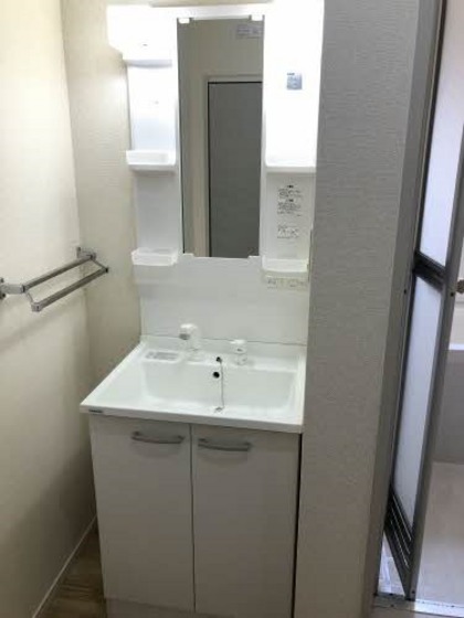 レーベン板野 A棟