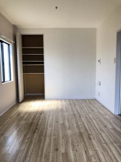 レーベン板野 A棟