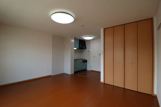 ドミトリー赤井