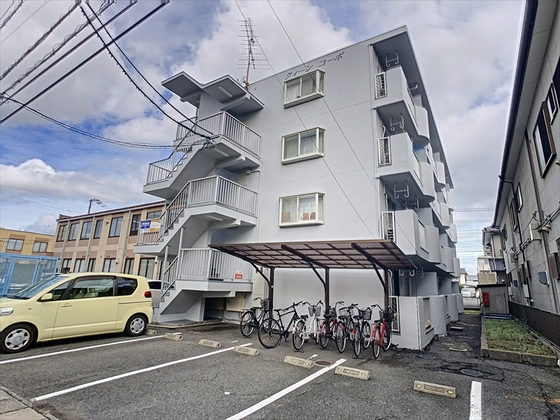 クイーンコーポ