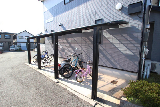 グランドハイツ柳ヶ丘 B