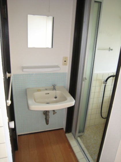 髙島モータービル