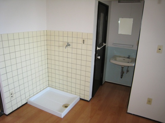 髙島モータービル