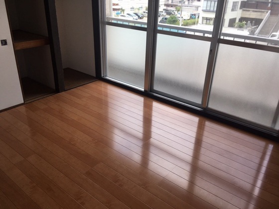 髙島モータービル