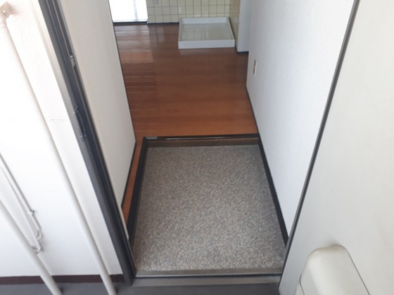 髙島モータービル