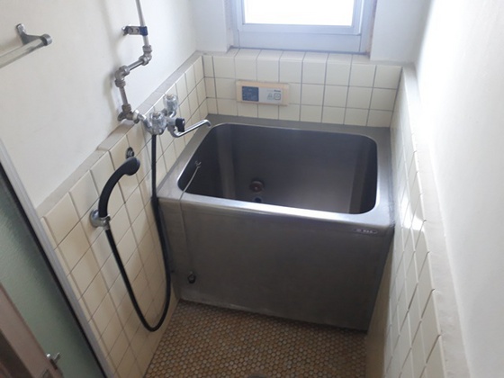 髙島モータービル