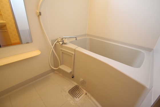 リジョイスタウン C