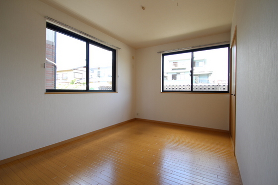 リジョイスタウン C