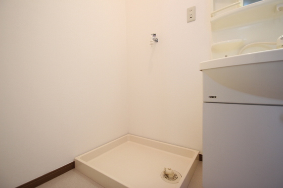 フローラルガーデン B棟