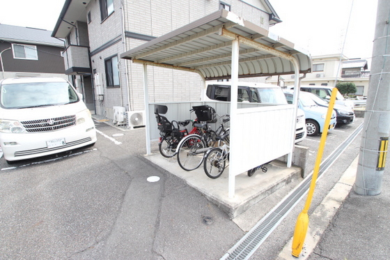 シャトル春水 E棟