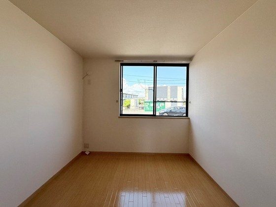 パインパレス E