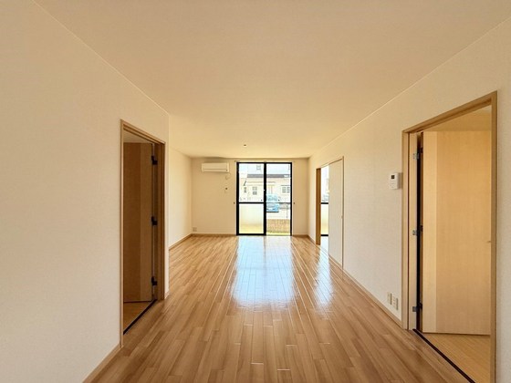 パインパレス E