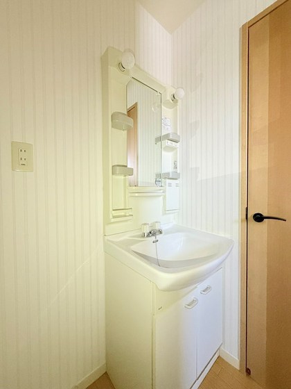 パインパレス E