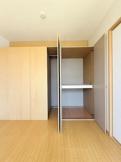 パインパレス E