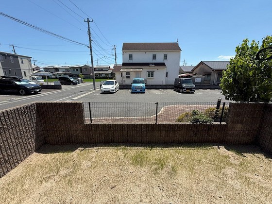 パインパレス E