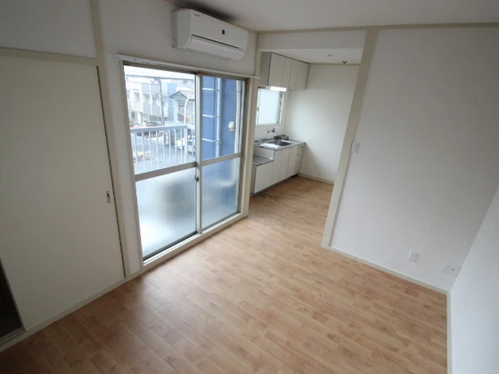 ブルックス駅前