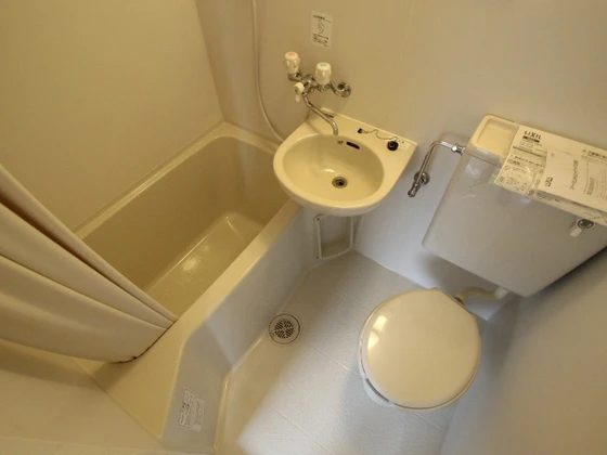 ブルックス駅前