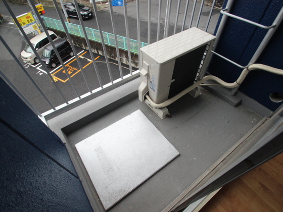 ブルックス駅前