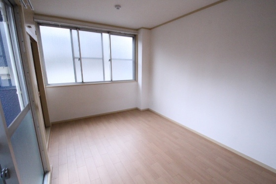 ブルックス駅前