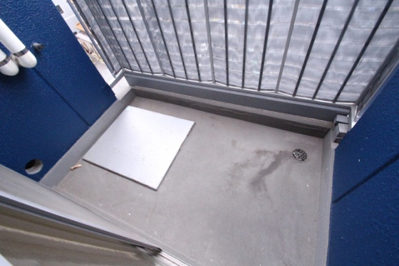 ブルックス駅前