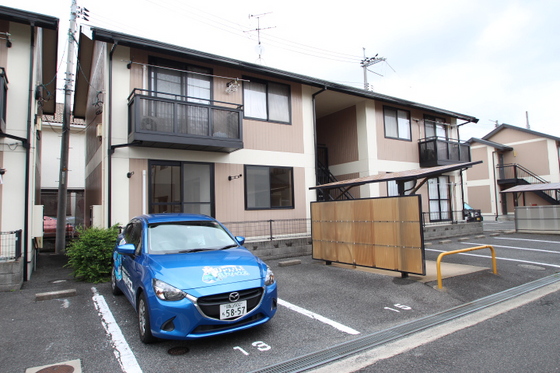 パインパレス B