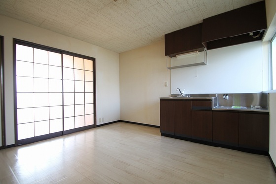 ニューハウン D棟