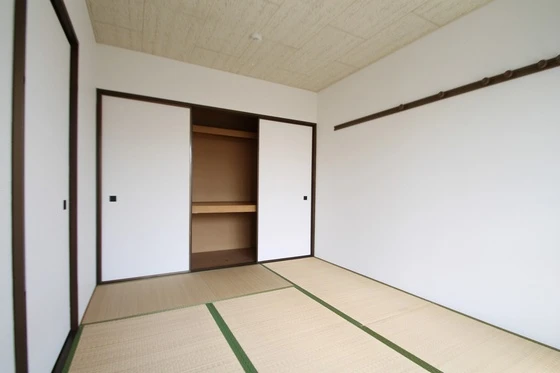 ニューハウン D棟