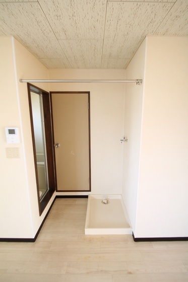 ニューハウン D棟