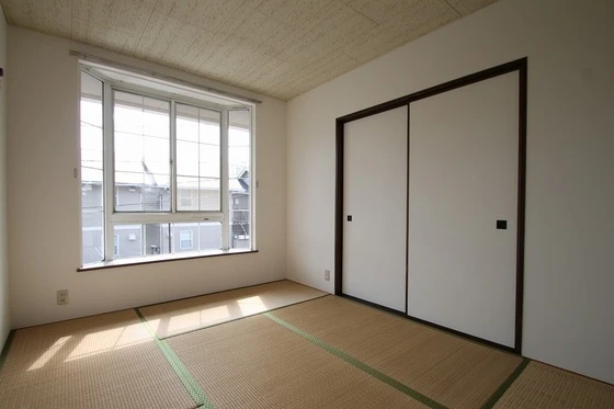 ニューハウン D棟