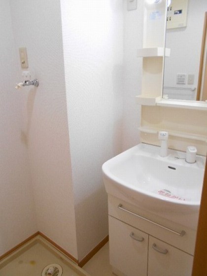 ニューメゾン森安