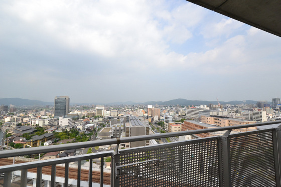 ファミールタワープラザ岡山イーストタワー