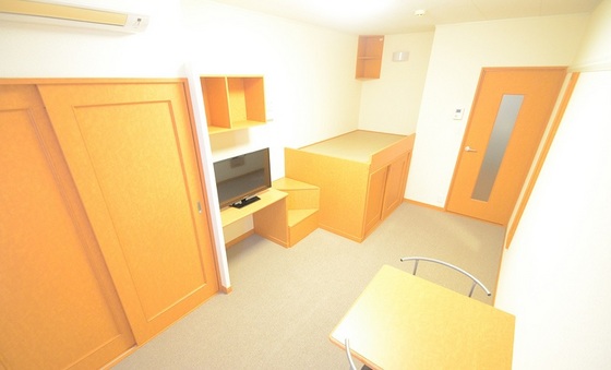 レオパレス小室