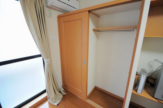 レオパレス小室