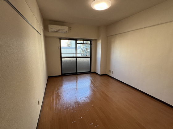 アレグリア内山下