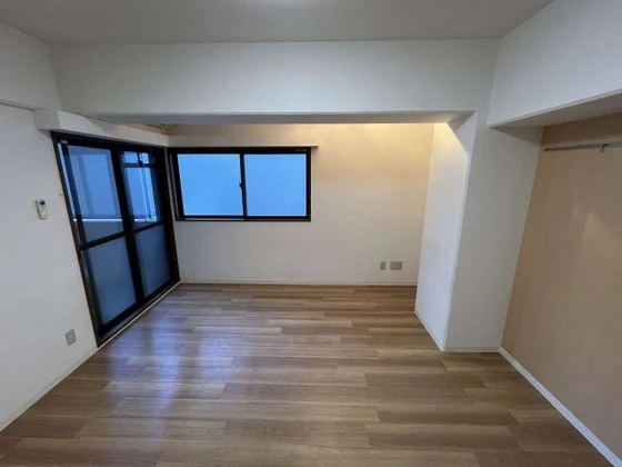 アレグリア内山下