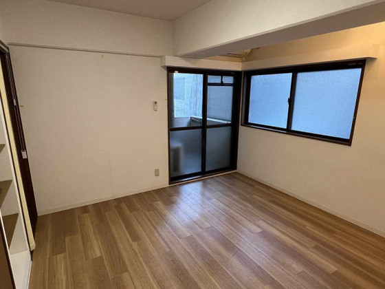 アレグリア内山下