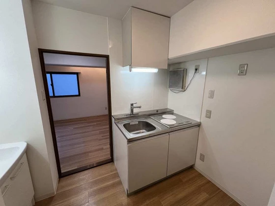 アレグリア内山下