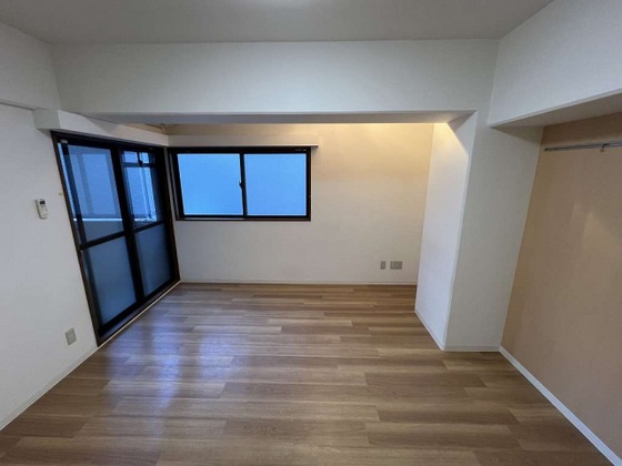 アレグリア内山下