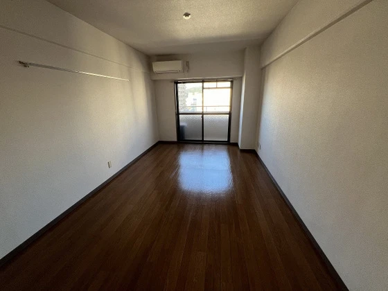 アレグリア内山下