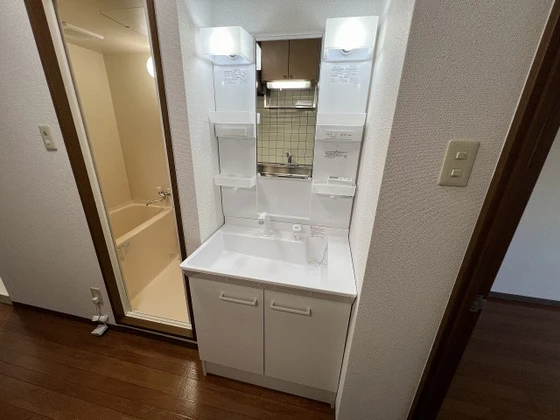 アレグリア内山下