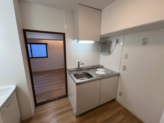 アレグリア内山下