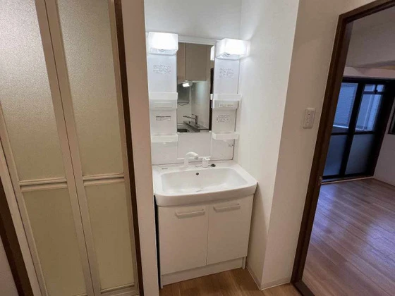 アレグリア内山下