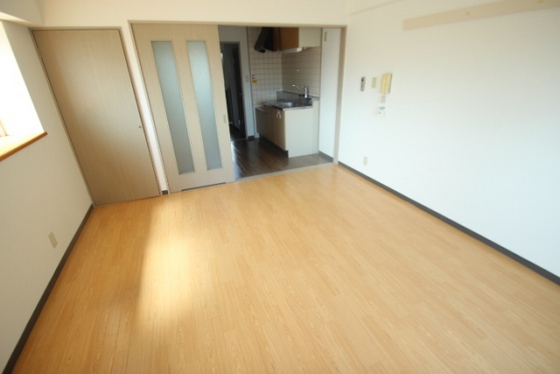 クロスデータビル73