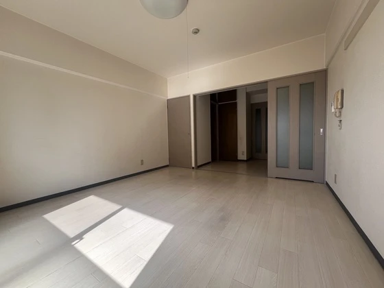 クロスデータビル 73