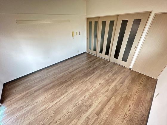 クロスデータビル 73