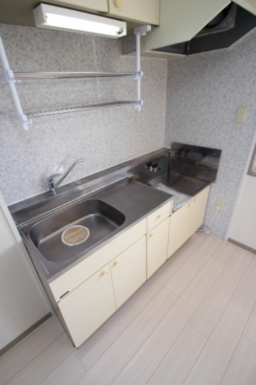 プレジール学南 A棟