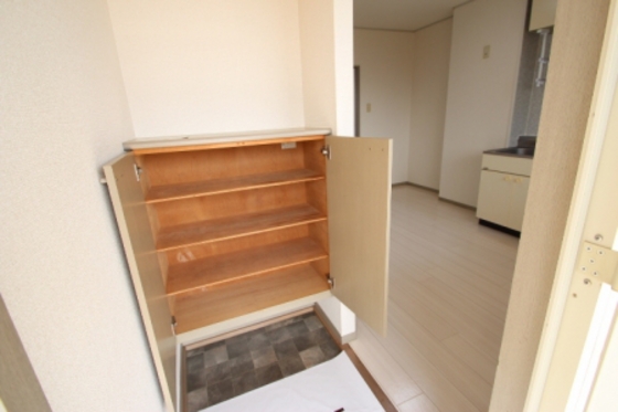 プレジール学南 A棟