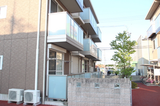 ラフェステート A棟