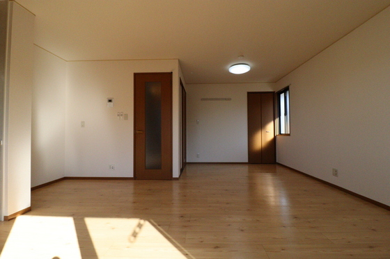 スゥイートガーデン国富 西棟