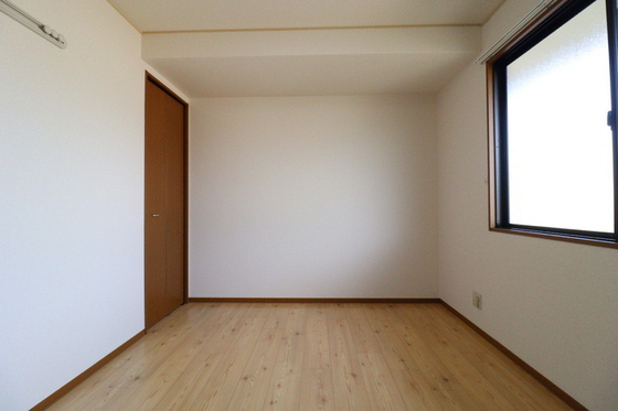 スゥイートガーデン国富 西棟